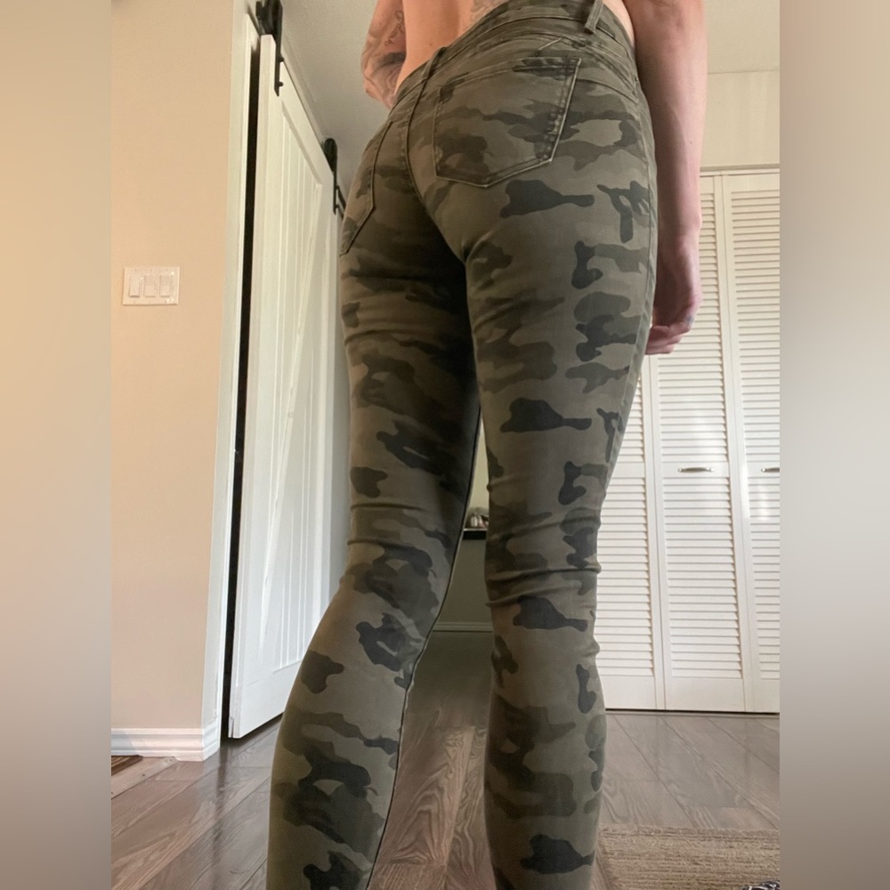 Camo butt lifting pants